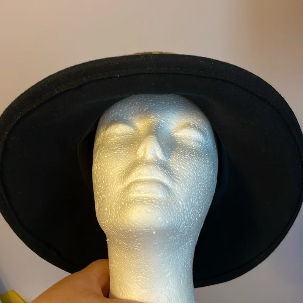 Betmar Wool Vintage Union Made Black With Animal Print Faux Fur Hat Band